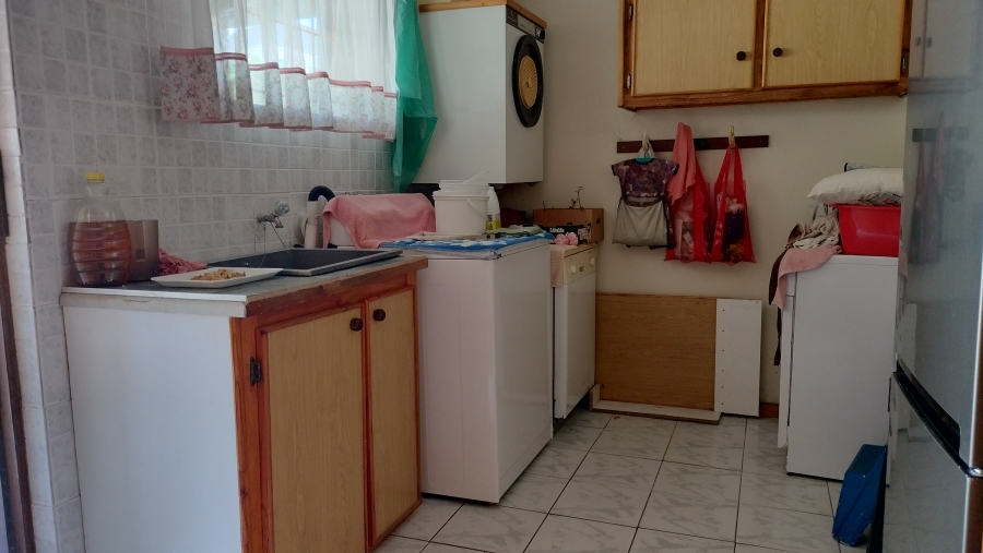 4 Bedroom Property for Sale in Fraaiuitsig Western Cape